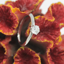 Lade das Bild in den Galerie-Viewer, Tiffany & Co.Verlobungsring Platin 950 - Gr.49 - Box & Zertifikat 0,37 ct - VS2