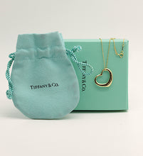 Lade das Bild in den Galerie-Viewer, Tiffany & Co Halskette Elsa Peretti mit großen offenem Herz in 18KT Gold mit Box