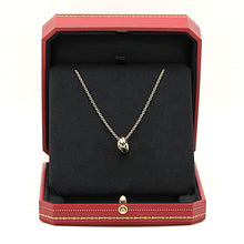 Lade das Bild in den Galerie-Viewer, Cartier Trinity Halskette in 18KT Gold Box