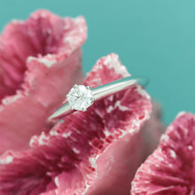 Lade das Bild in den Galerie-Viewer, Tiffany & Co. Verlobungsring Platin 950-Gr.50 - Box & Zertifikat 0.26 ct - VS1