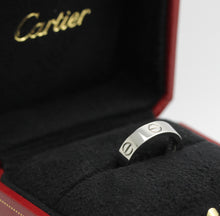 Lade das Bild in den Galerie-Viewer, Cartier Love Ring in 18KT Weißgold mit Cartier Box in Gr. 55