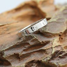 Lade das Bild in den Galerie-Viewer, Cartier Love Ring in 18KT Weißgold mit Cartier Box in Gr. 56