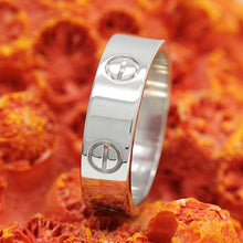 Lade das Bild in den Galerie-Viewer, Cartier Love Ring in 18KT Weißgold mit Cartier Box in Gr. 52