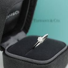 Lade das Bild in den Galerie-Viewer, Tiffany & Co. Verlobungsring Platin 950- Gr.53 - Box & Zertifikat 0,23 ct - VS2