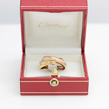 Lade das Bild in den Galerie-Viewer, Les must de Cartier Trinity Tricolour 18KT Gold mit Box & Papiere in Gr. 52