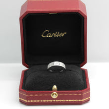Lade das Bild in den Galerie-Viewer, Cartier Love Ring in 18KT Weißgold mit Cartier Box in Gr. 54