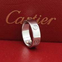 Lade das Bild in den Galerie-Viewer, Cartier Love Ring in 18KT Weißgold mit Cartier Box in Gr. 58