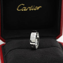 Lade das Bild in den Galerie-Viewer, Cartier Love Ring in 18KT Weißgold mit Cartier Box in Gr. 54
