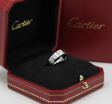 Lade das Bild in den Galerie-Viewer, Cartier Love Ring in 18KT Weißgold mit Cartier Box in Gr. 58