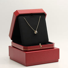 Lade das Bild in den Galerie-Viewer, Cartier Trinity Halskette in 18KT Gold Box