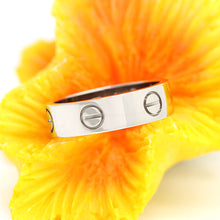 Lade das Bild in den Galerie-Viewer, Cartier Love Ring in 18KT Weißgold mit Cartier Box in Gr. 55