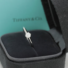 Lade das Bild in den Galerie-Viewer, Tiffany & Co. Verlobungsring Platin 950- Gr.53 - Box & Zertifikat 0,23 ct - VS2