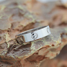 Lade das Bild in den Galerie-Viewer, Cartier Love Ring 18KT Weißgold mit Cartier Box & Papiere in Gr. 66