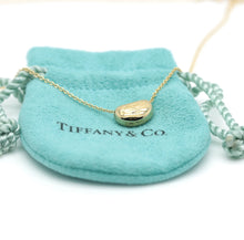 Lade das Bild in den Galerie-Viewer, Tiffany & Co. Bean Anhänger in 18KT Gold mit Box