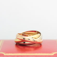 Lade das Bild in den Galerie-Viewer, Les must de Cartier Trinity Tricolour 18KT Gold mit Box & Papiere in Gr. 52