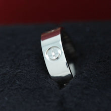 Lade das Bild in den Galerie-Viewer, Cartier Love Ring in 18KT Weißgold mit Cartier Box in Gr. 54