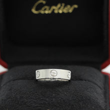 Lade das Bild in den Galerie-Viewer, Cartier Love Ring in 18KT Weißgold mit Cartier Box in Gr. 56