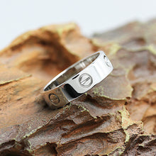 Lade das Bild in den Galerie-Viewer, Cartier Love Ring in 18KT Weißgold mit Cartier Box in Gr. 66