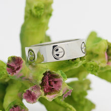 Lade das Bild in den Galerie-Viewer, Cartier Love Ring in 18KT Weißgold mit Cartier Box in Gr. 58
