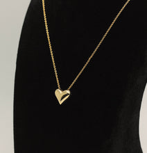 Lade das Bild in den Galerie-Viewer, Tiffany & Co. Pinched Heart Halskette in 18KT Gold mit Box