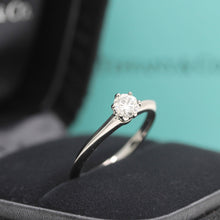 Lade das Bild in den Galerie-Viewer, Tiffany & Co. Verlobungsring Platin 950-Gr.51 - Box & Zertifikat 0,31 ct - VS1