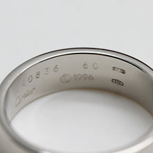 Lade das Bild in den Galerie-Viewer, Cartier Love Ring in 18KT Weißgold mit Cartier Box in Gr. 60