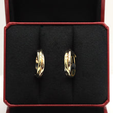 Lade das Bild in den Galerie-Viewer, Cartier Trinity Ohrclips 18KT Gold mit Cartier Box & Papiere