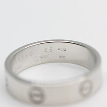 Lade das Bild in den Galerie-Viewer, Cartier Love Ring in 18KT Weißgold mit Cartier Box in Gr. 65