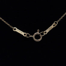 Lade das Bild in den Galerie-Viewer, Tiffany & Co. K Anhänger in 18KT Gold mit Box