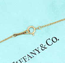 Lade das Bild in den Galerie-Viewer, Tiffany & Co. Elsa Peretti Halskette mit " Apfel " Anhänger in 18KT Gold