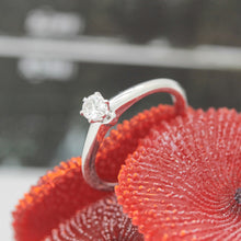 Lade das Bild in den Galerie-Viewer, Tiffany & Co. Verlobungsring Platin 950- Gr.50 - Box & Zertifikat 0,20 ct - VVS2