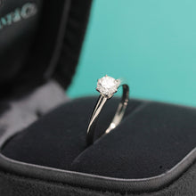 Lade das Bild in den Galerie-Viewer, Tiffany & Co.Verlobungsring Platin 950 - Gr.49 - Box & Zertifikat 0,37 ct - VS2