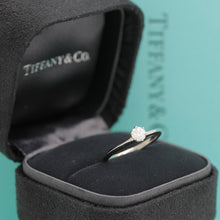 Lade das Bild in den Galerie-Viewer, Tiffany & Co.Verlobungsring Platin 950 - Gr.51 - Box & Zertifikat 0,25 ct - VVS2