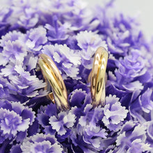 Lade das Bild in den Galerie-Viewer, Cartier Trinity Ohrclips 18KT Gold mit Cartier Box & Papiere