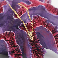 Lade das Bild in den Galerie-Viewer, Cartier Trinity Halskette in 18KT Gold mit Box