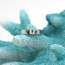 Lade das Bild in den Galerie-Viewer, Cartier Love Ring in 18KT Weißgold mit Cartier Box in Gr. 54