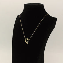 Lade das Bild in den Galerie-Viewer, Tiffany & Co. Paloma Picasso "Loving Heart" Halskette mit Anhänger in 18KT Gold