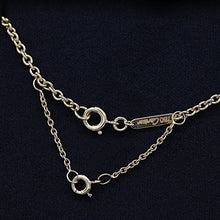 Lade das Bild in den Galerie-Viewer, Cartier Trinity Halskette in 18KT Gold Box