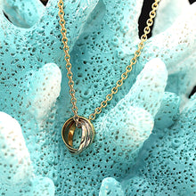 Lade das Bild in den Galerie-Viewer, Cartier Trinity Halskette in 18KT Gold Box