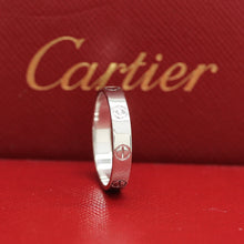 Lade das Bild in den Galerie-Viewer, Cartier Love Ring in 18KT Weißgold mit Cartier Box in Gr. 56