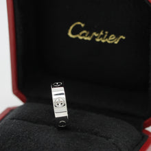 Lade das Bild in den Galerie-Viewer, Cartier Love Ring in 18KT Weißgold mit Cartier Box in Gr. 55