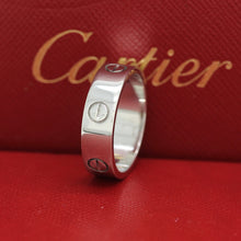 Lade das Bild in den Galerie-Viewer, Cartier Love Ring in 18KT Weißgold mit Cartier Box in Gr. 58