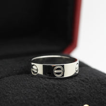 Lade das Bild in den Galerie-Viewer, Cartier Love Ring in 18KT Weißgold mit Cartier Box in Gr. 55