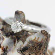 Lade das Bild in den Galerie-Viewer, Tiffany & Co.Verlobungsring Platin 950 - Gr.49 - Box & Zertifikat 0,26 ct - VS2