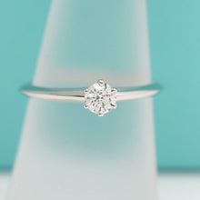 Lade das Bild in den Galerie-Viewer, Tiffany & Co.Verlobungsring Platin 950 - Gr.51 - Box & Zertifikat 0,25 ct - VVS2