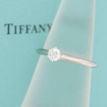 Lade das Bild in den Galerie-Viewer, Tiffany &amp; Co.Verlobungsring Platin 950 - Gr.49 - Box &amp; Zertifikat 0,22 ct - VS1
