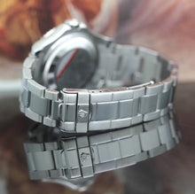 Lade das Bild in den Galerie-Viewer, Rolex Yachtmaster Medium Stahl/Platin Ref: 168622 mit Rolex Box &amp; Papiere
