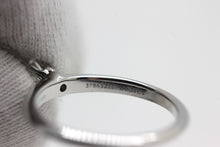 Lade das Bild in den Galerie-Viewer, Tiffany &amp; Co. Verlobungsring Platin 950-Gr.51 - Box &amp; Zertifikat 0,23 ct - VVS2
