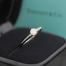Lade das Bild in den Galerie-Viewer, Tiffany &amp; Co.Verlobungsring Platin 950 - Gr.49 - Box &amp; Zertifikat 0,26 ct - VS2
