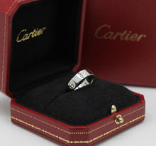 Lade das Bild in den Galerie-Viewer, Cartier Love Ring in 18KT Weißgold mit Cartier Box in Gr. 58
